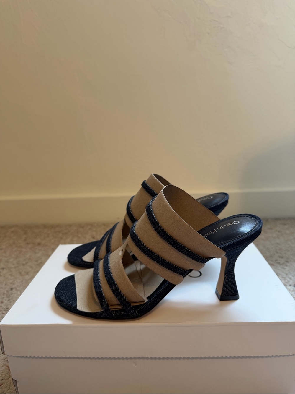 Calvin Klein Jayla Dark Blue Denim & Tan Strappy Heeled Sandals Size 6